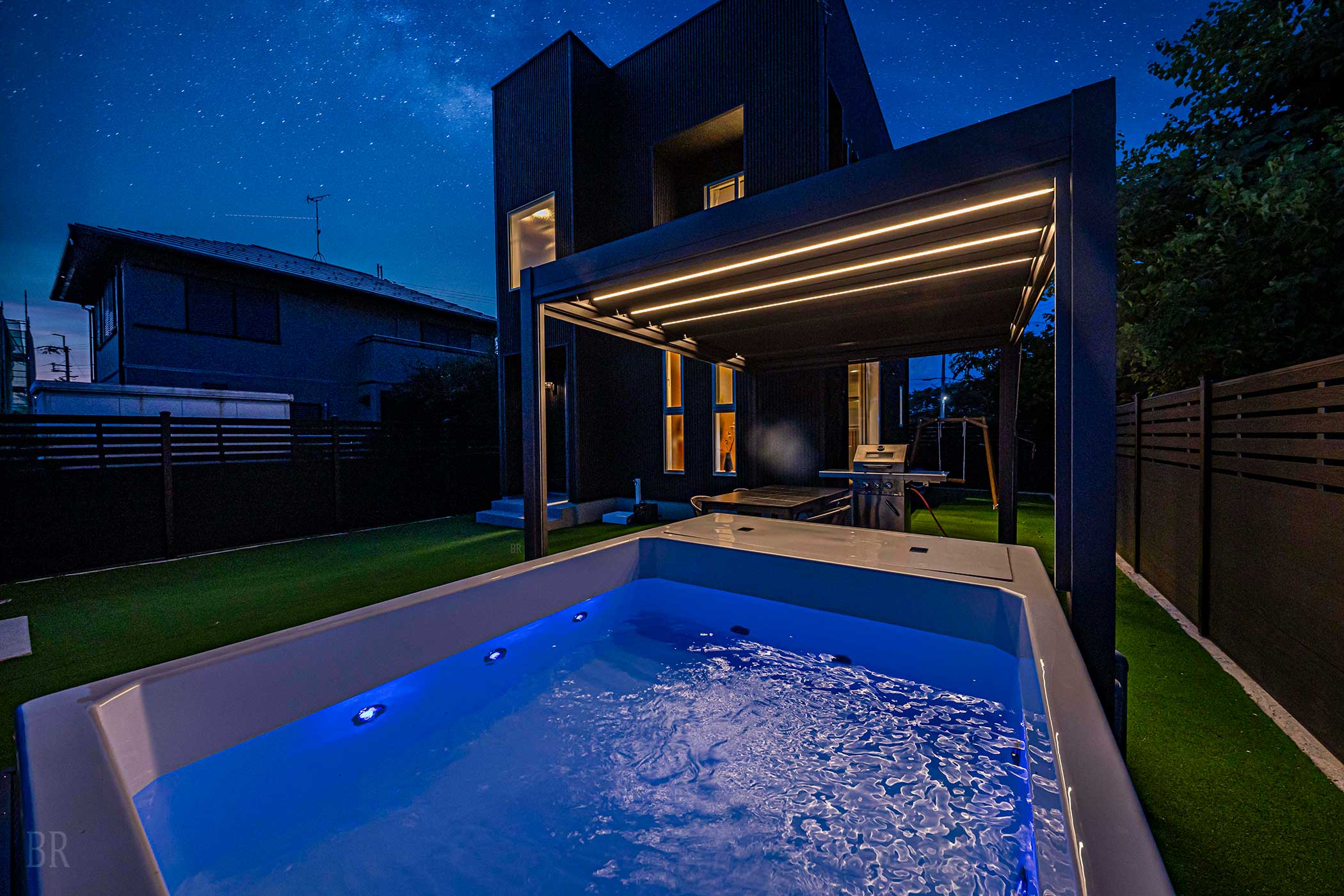 Galaxy Jacuzzi Resort